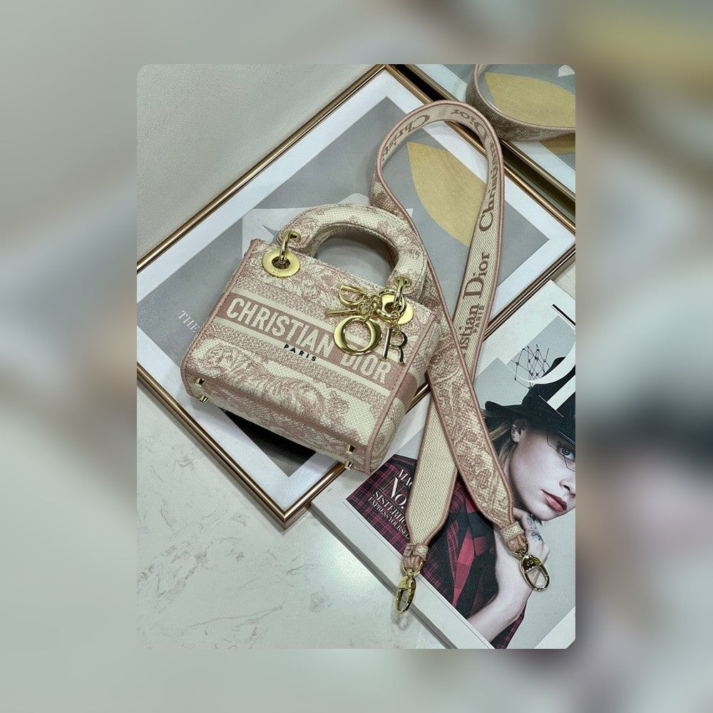 Anum Bags Detail