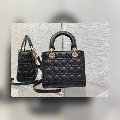 Anum Bags Detail