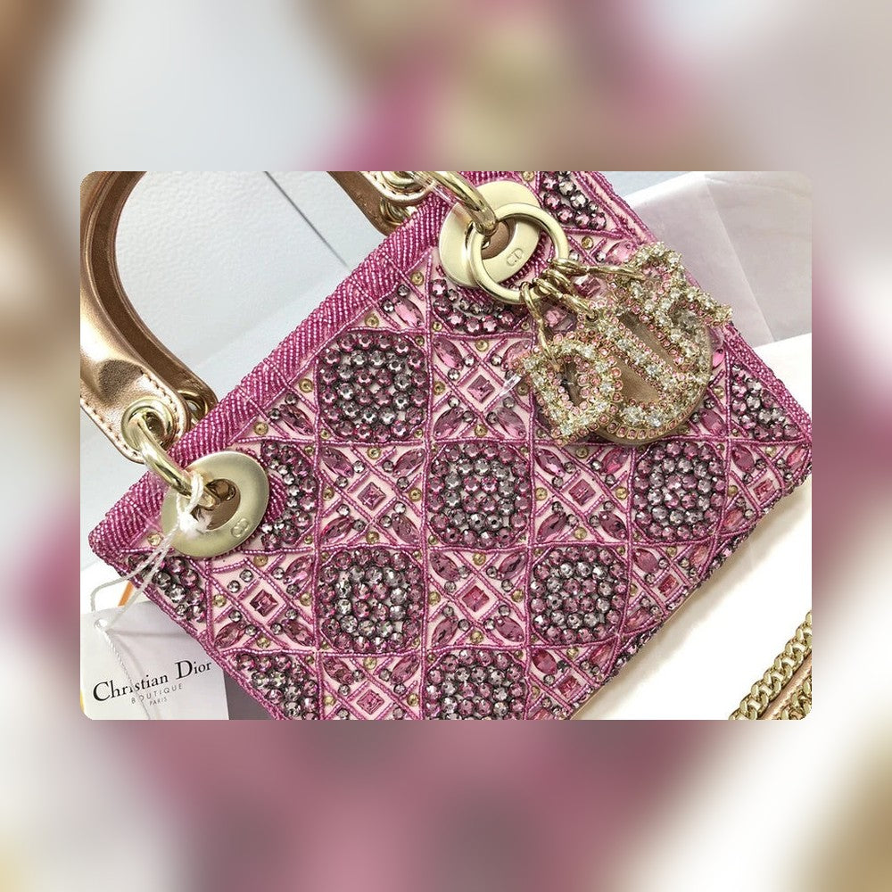 Anum Bags Detail