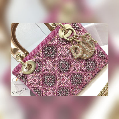 Anum Bags Detail