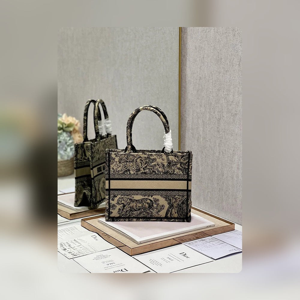Anum Bags Detail