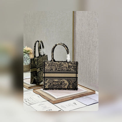Anum Bags Detail