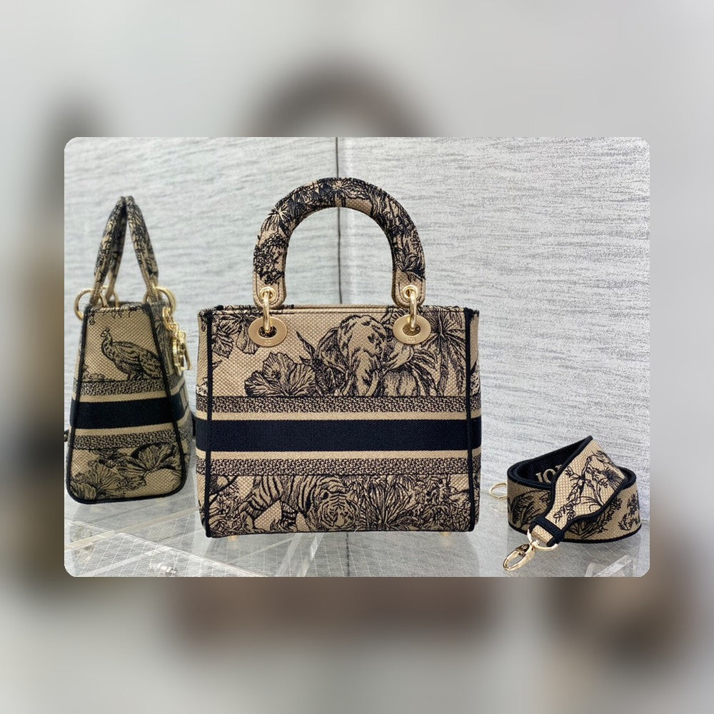 Anum Bags Detail