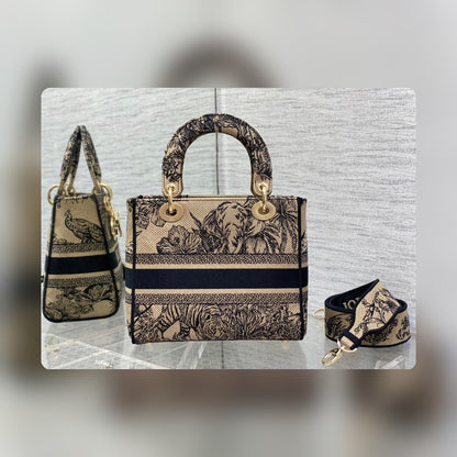 Anum Bags Detail