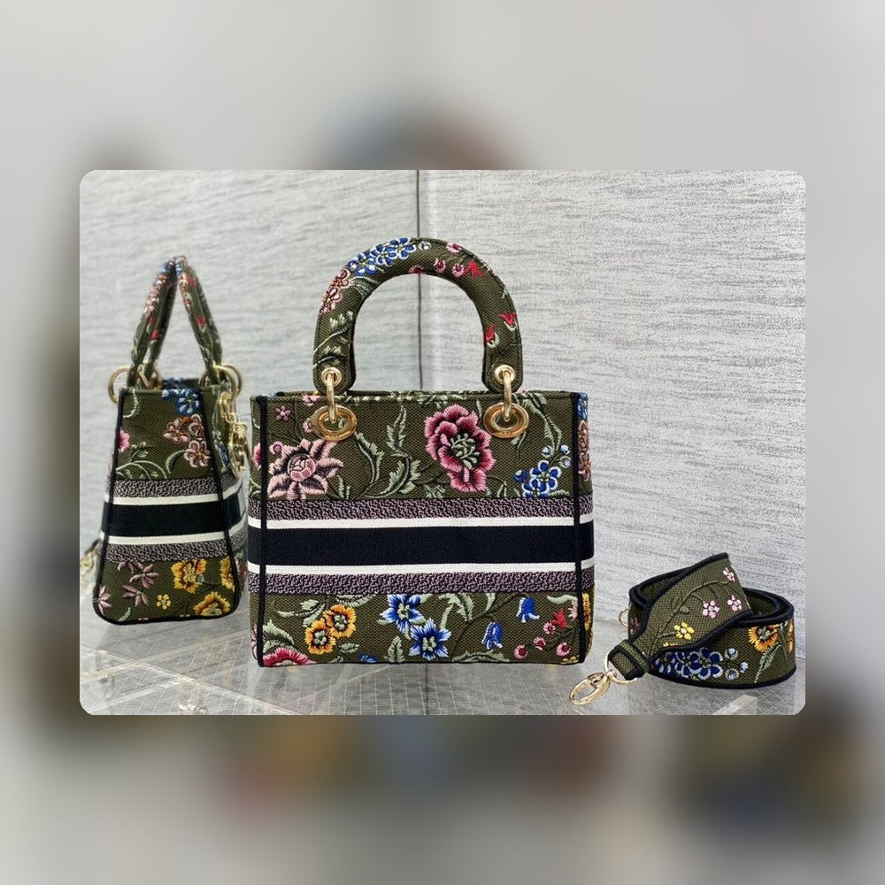 Anum Bags Detail