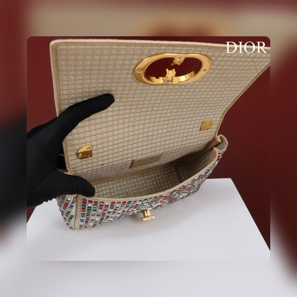 Anum Bags Detail
