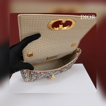 Anum Bags Detail