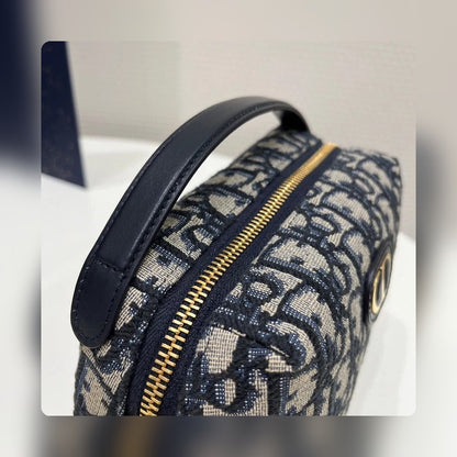 Anum Bags Detail