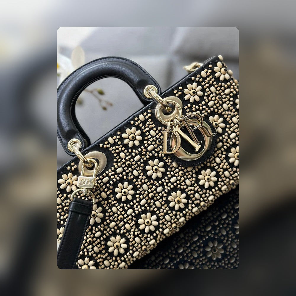 Anum Bags Detail