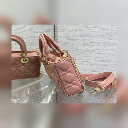 Anum Bags Detail