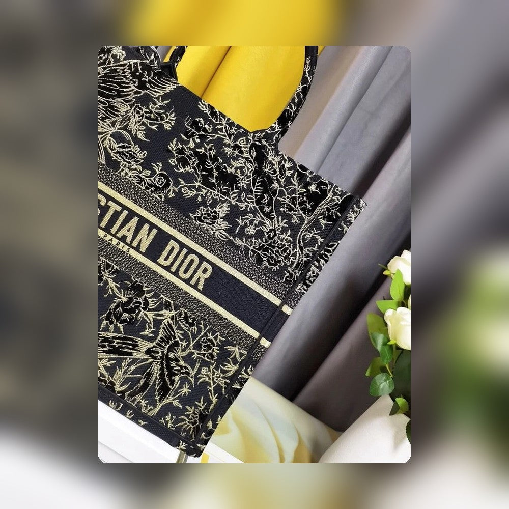 Anum Bags Detail