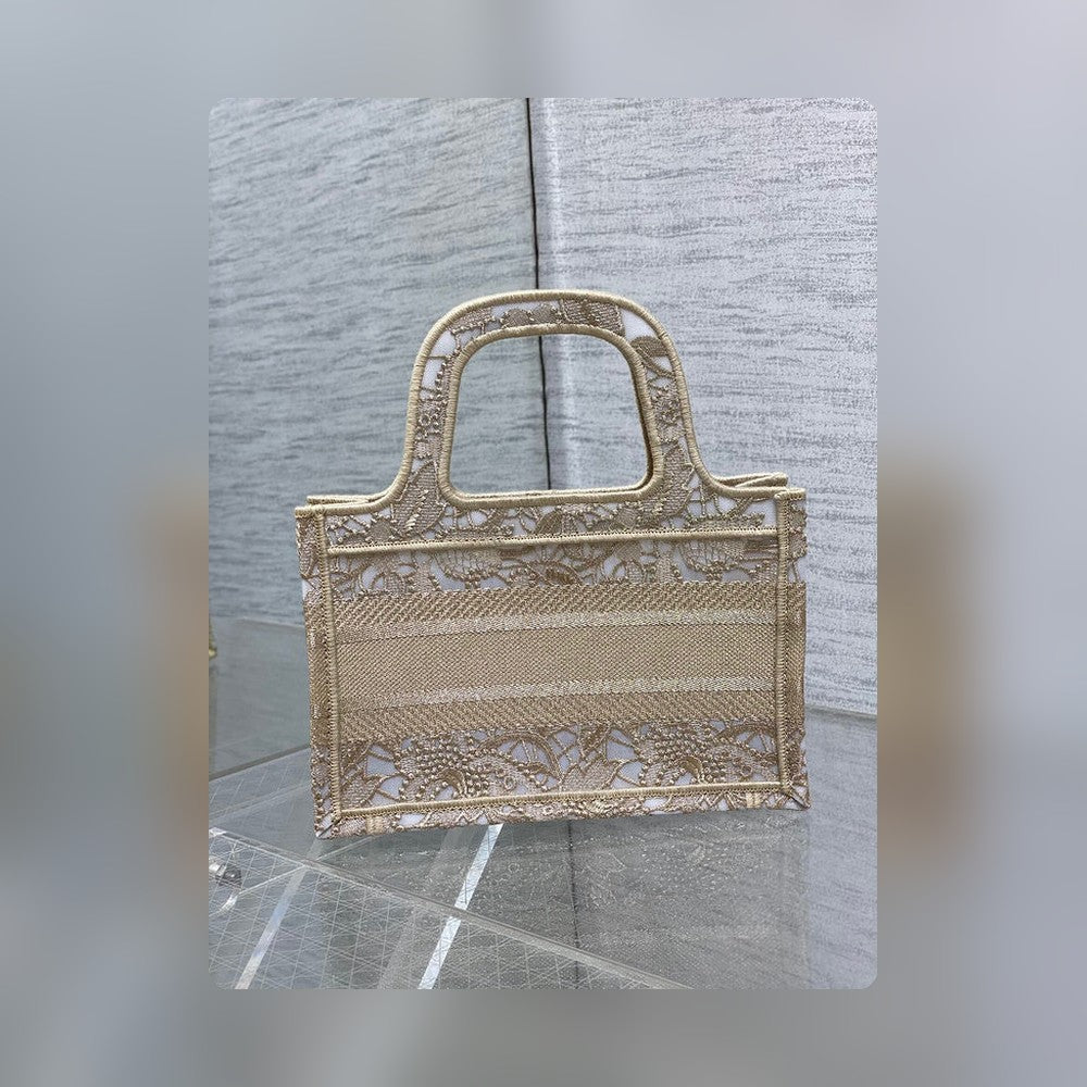 Anum Bags Detail
