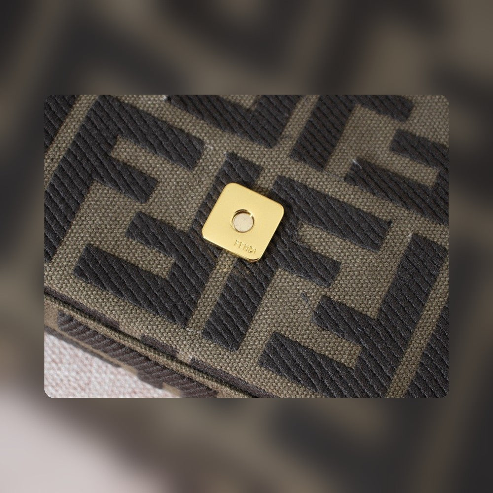 Anum Bags Detail