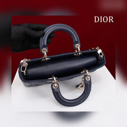 Anum Bags Detail