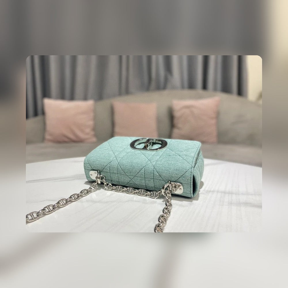 Anum Bags Detail