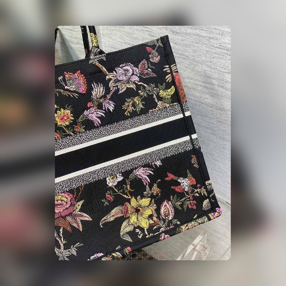 Anum Bags Detail