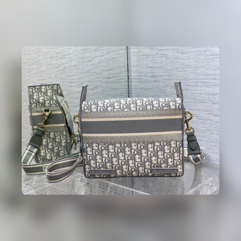 Anum Bags Detail