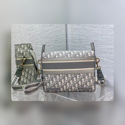 Anum Bags Detail
