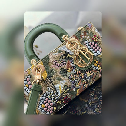 Anum Bags Detail