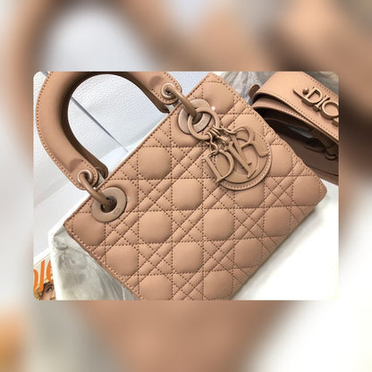 Anum Bags Detail