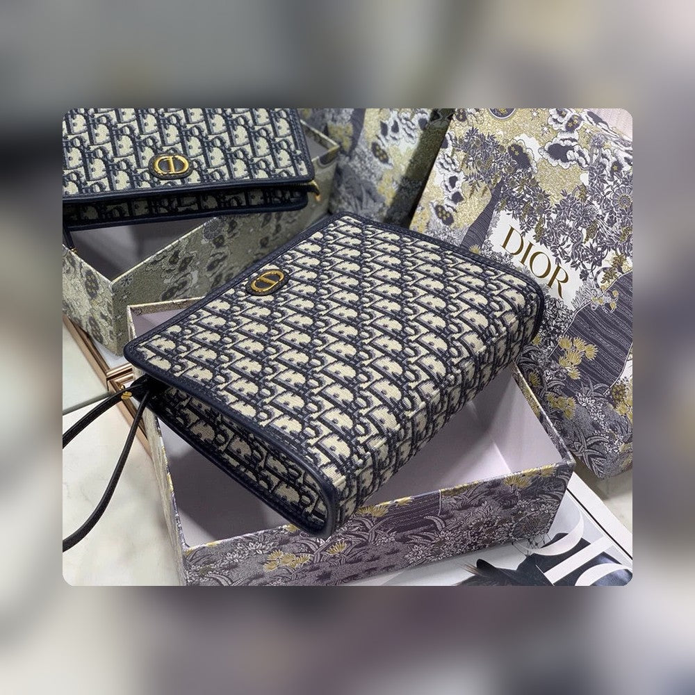 Anum Bags Detail