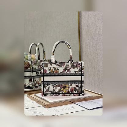 Anum Bags Detail