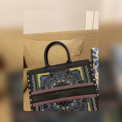 Anum Bags Detail