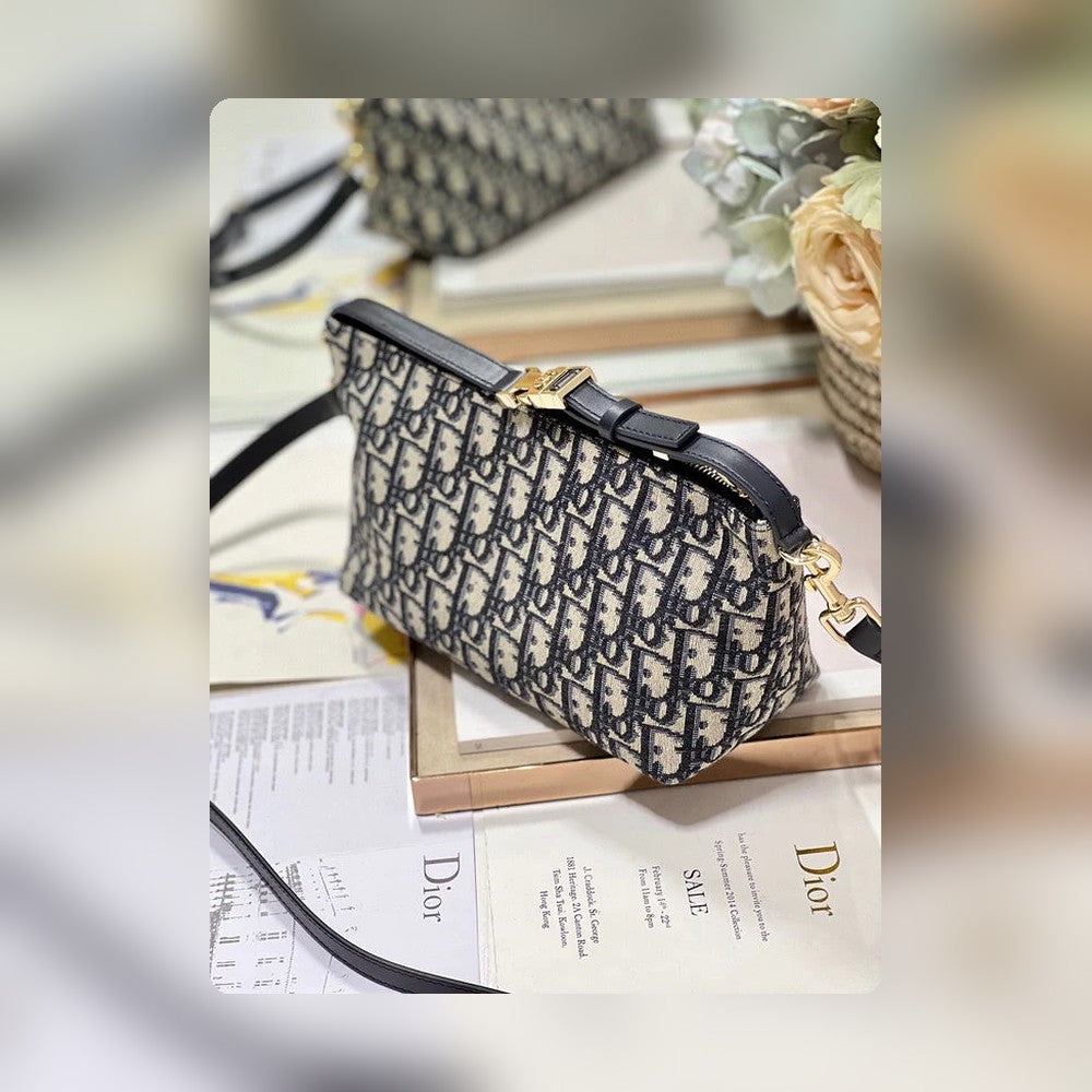 Anum Bags Detail