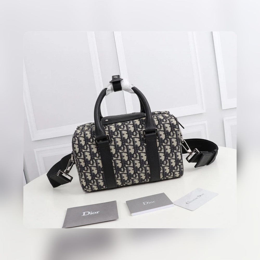 Anum Bags Detail