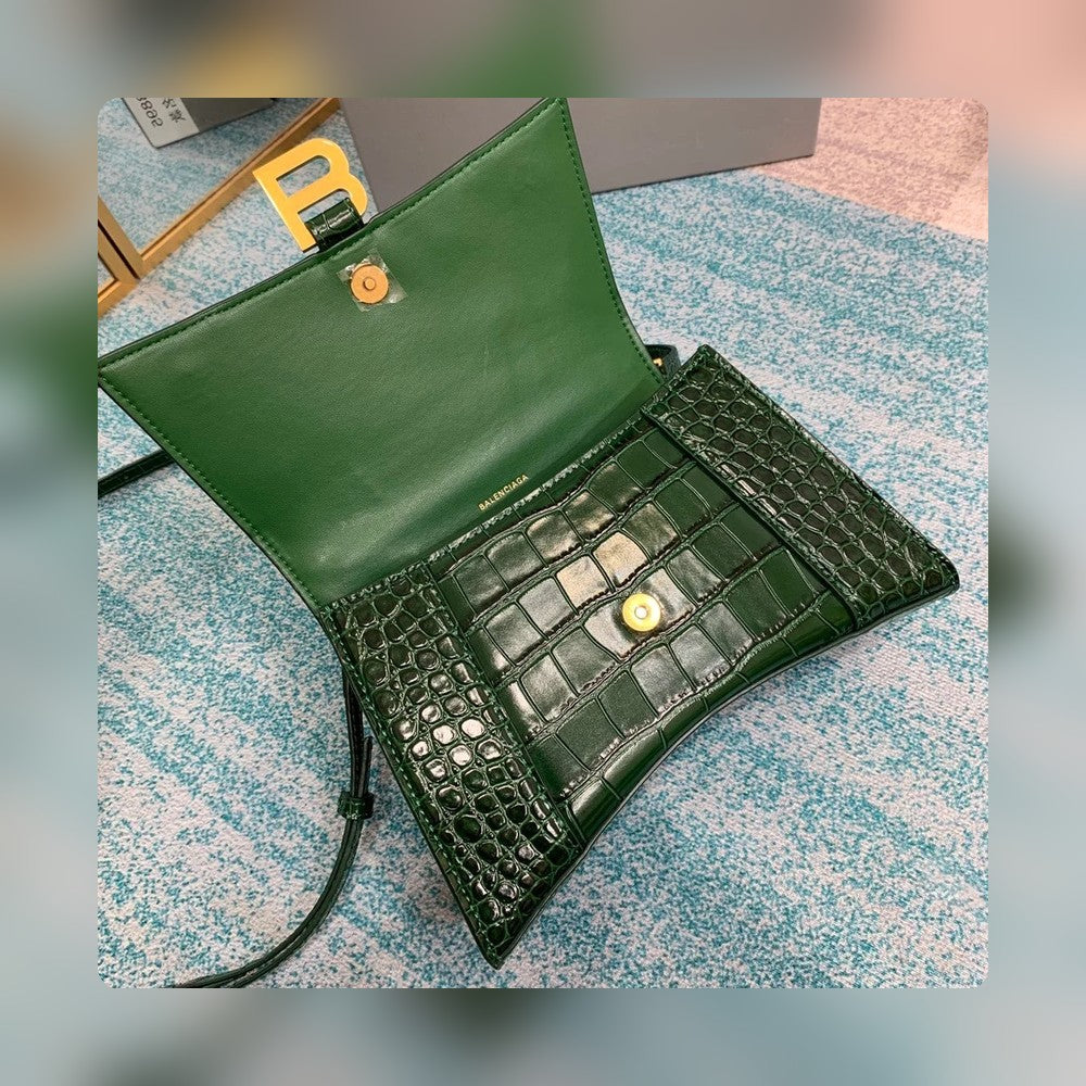 new-luxury-designer-bags-nm24080