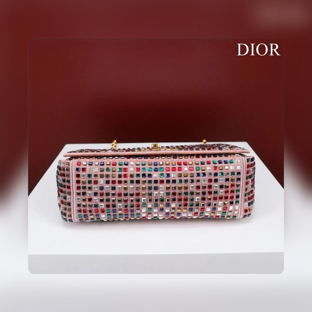 Anum Bags Detail