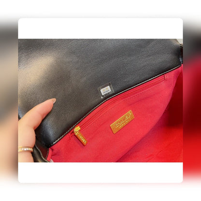 Anum Bags Detail