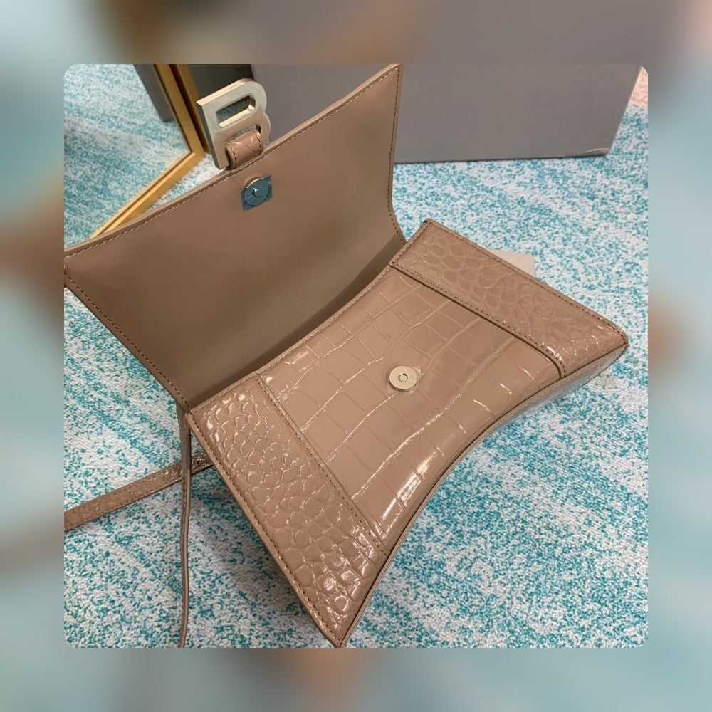 new-luxury-designer-bags-nm24081