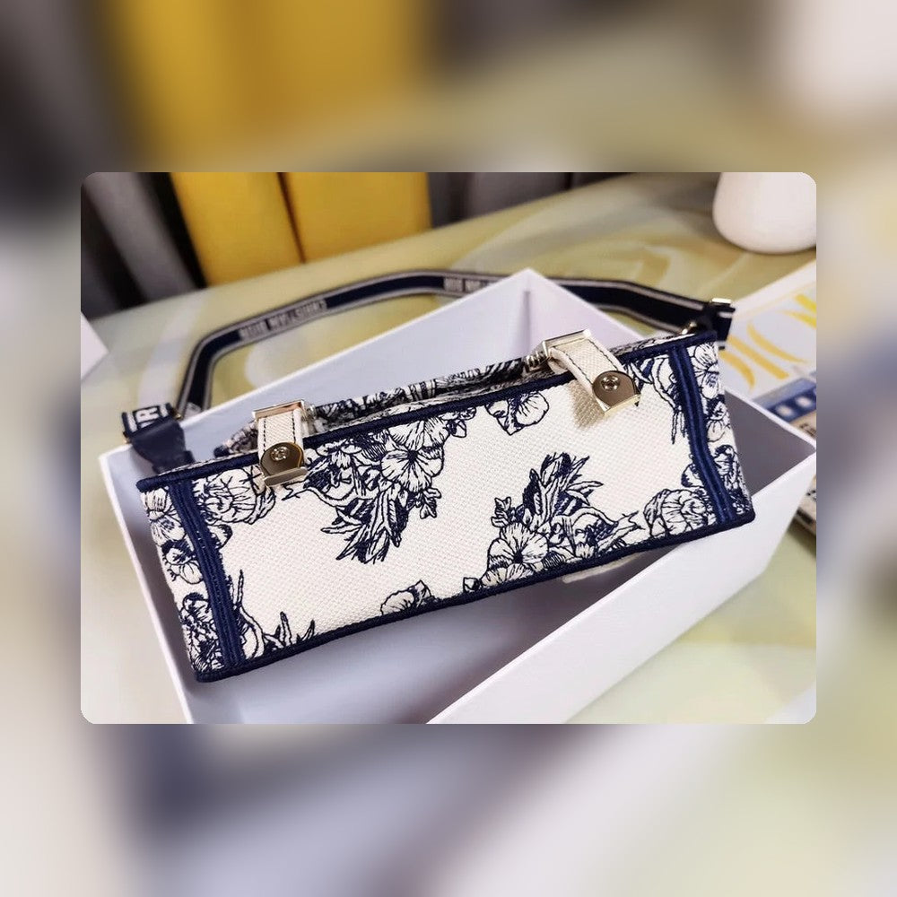 Anum Bags Detail