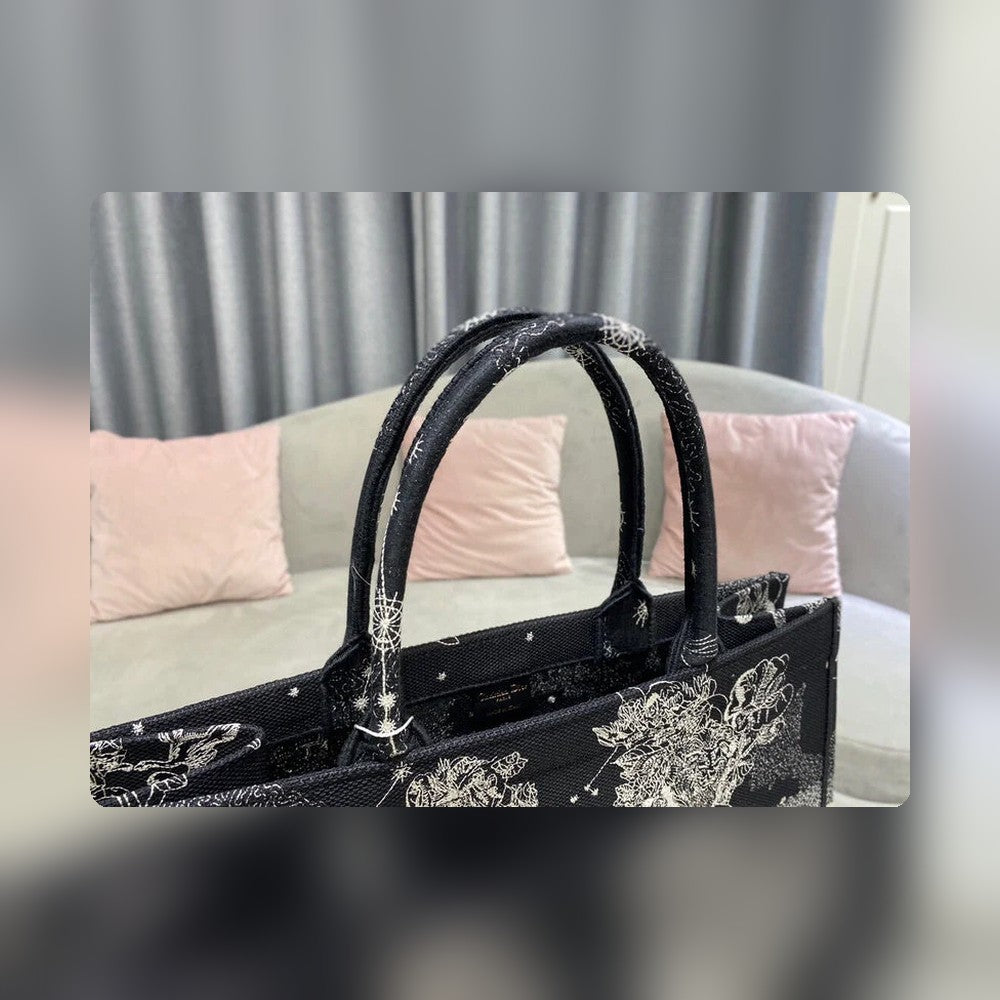 Anum Bags Detail
