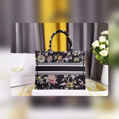 Anum Bags Detail