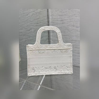 Anum Bags Detail