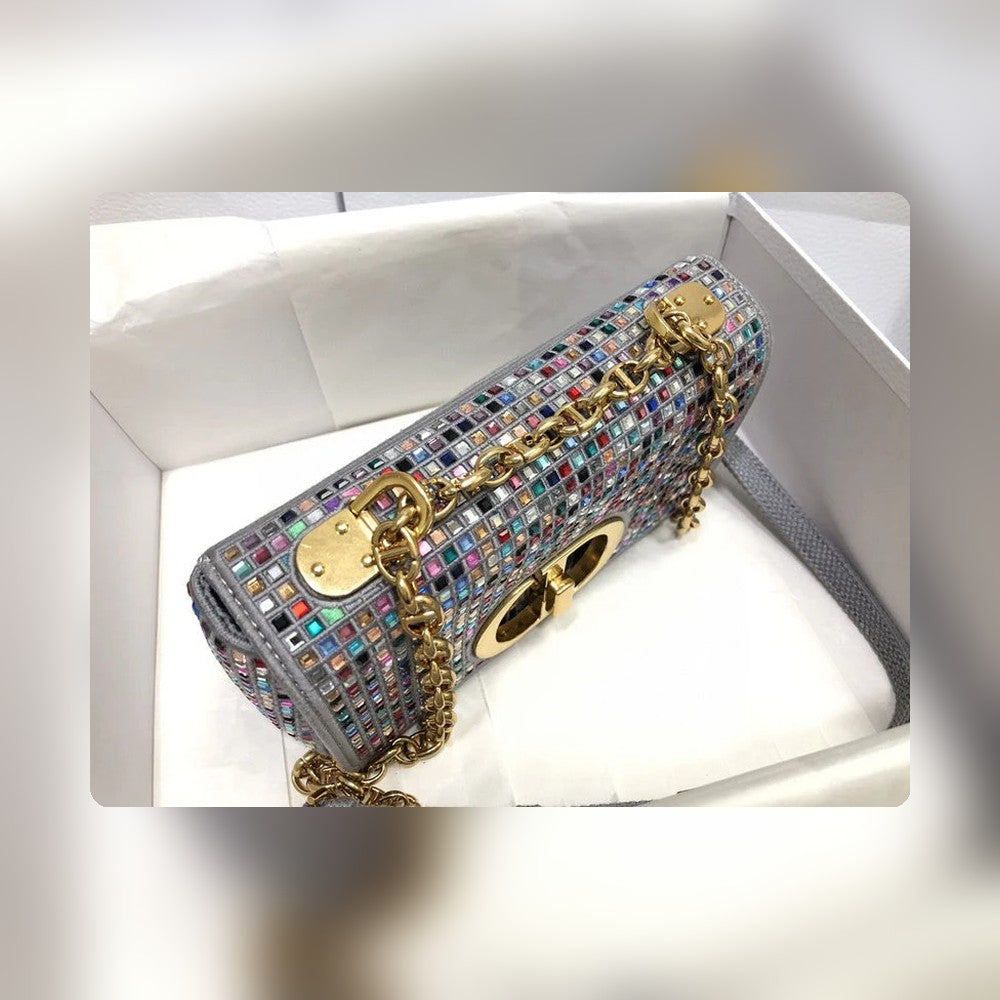 Anum Bags Detail