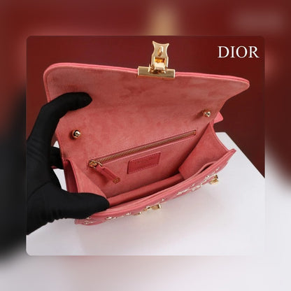Anum Bags Detail
