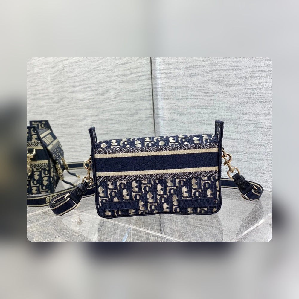 Anum Bags Detail