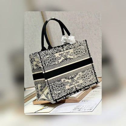 Anum Bags Detail