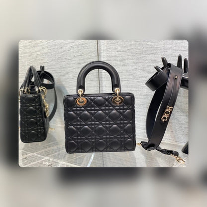Anum Bags Detail