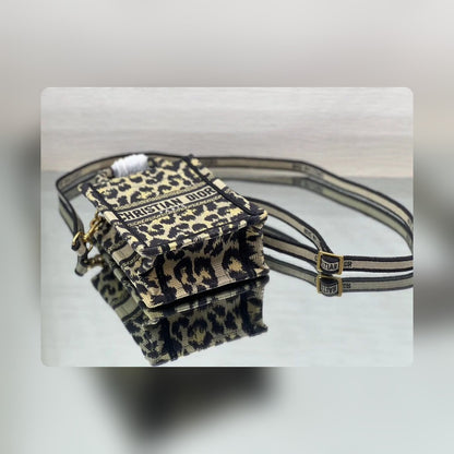 Anum Bags Detail
