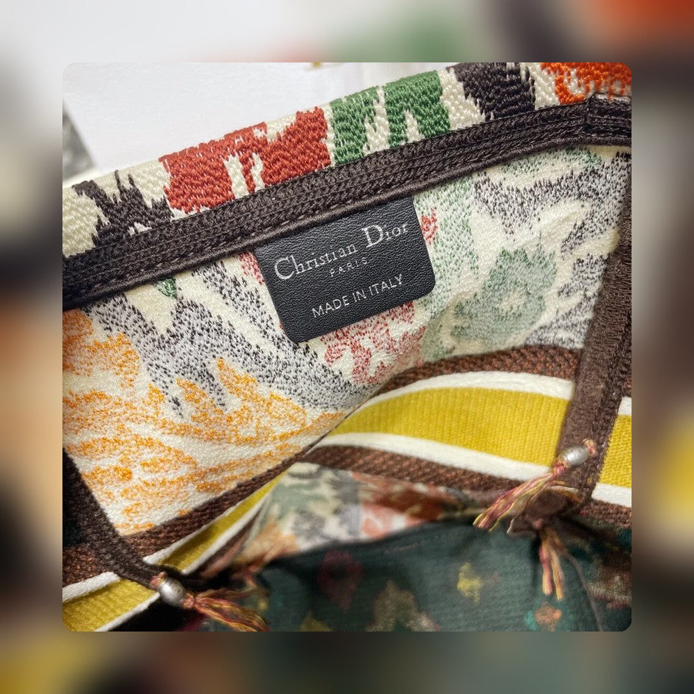 Anum Bags Detail