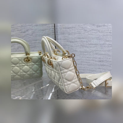 Anum Bags Detail