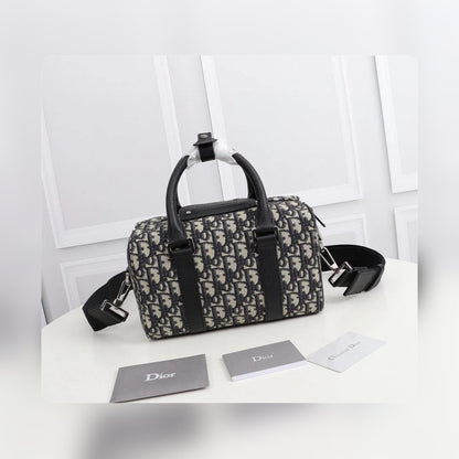 Anum Bags Detail
