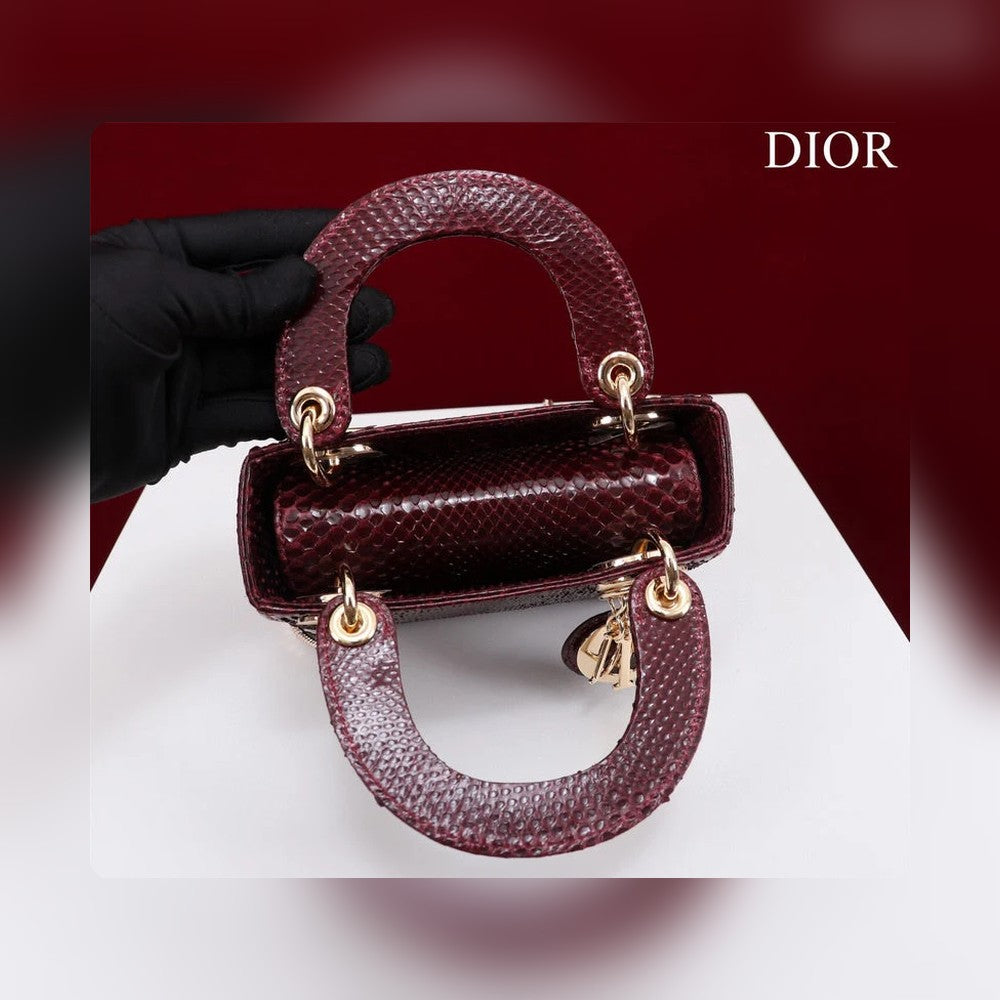 Anum Bags Detail