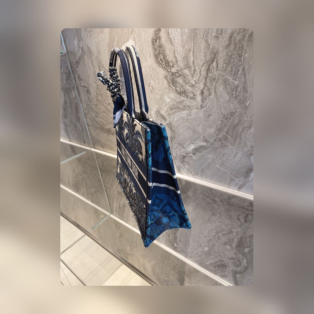 Anum Bags Detail