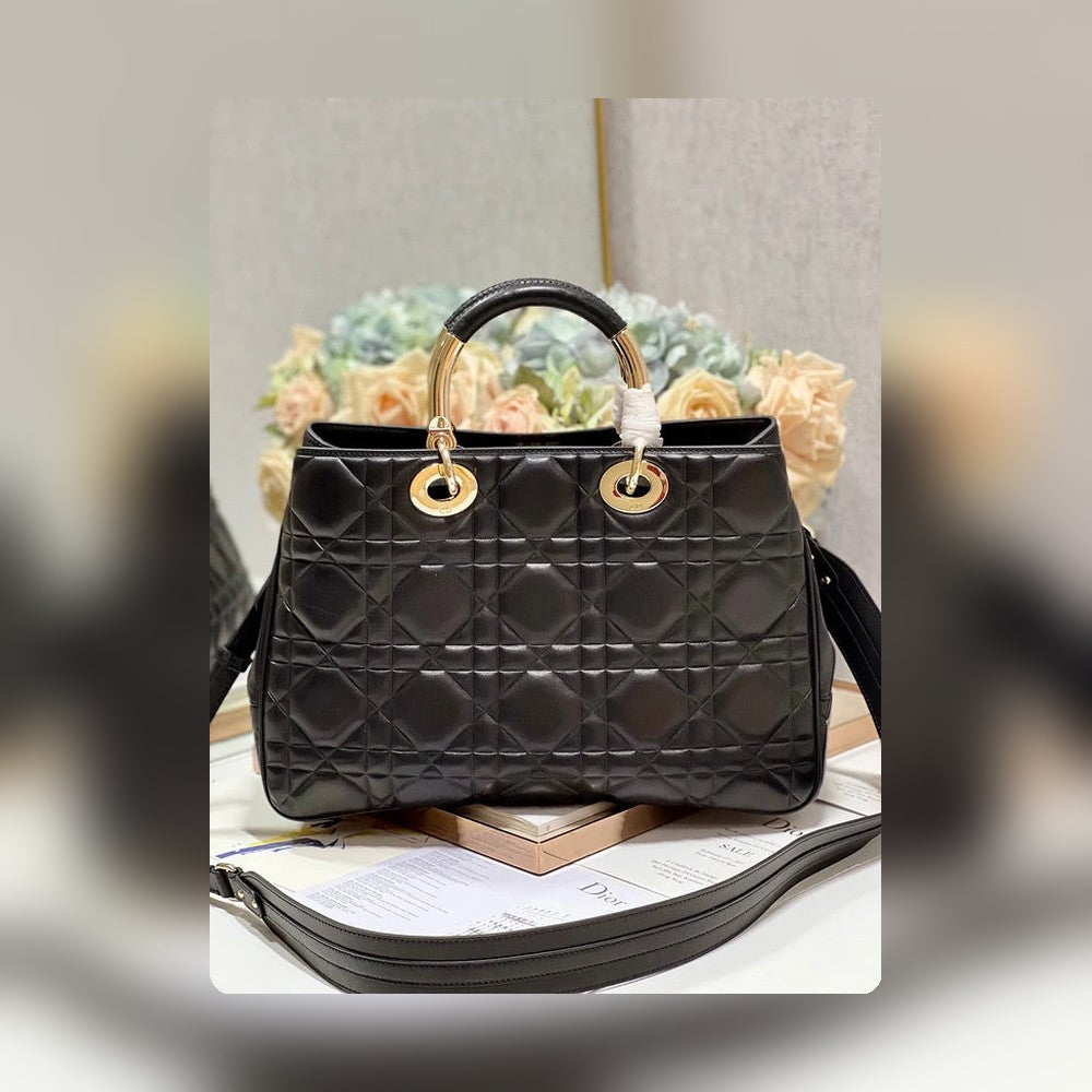 Anum Bags Detail