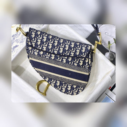 Anum Bags Detail